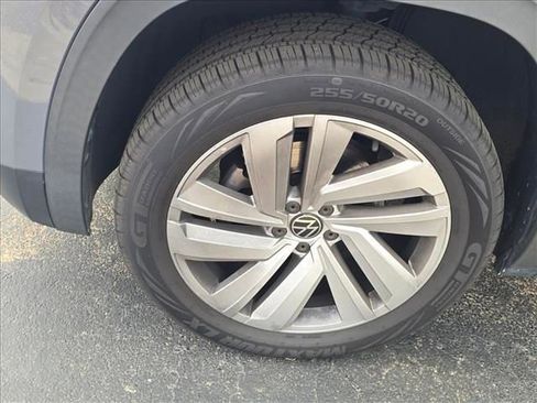 Used 2021 Volkswagen Atlas Cross Sport SE image 10