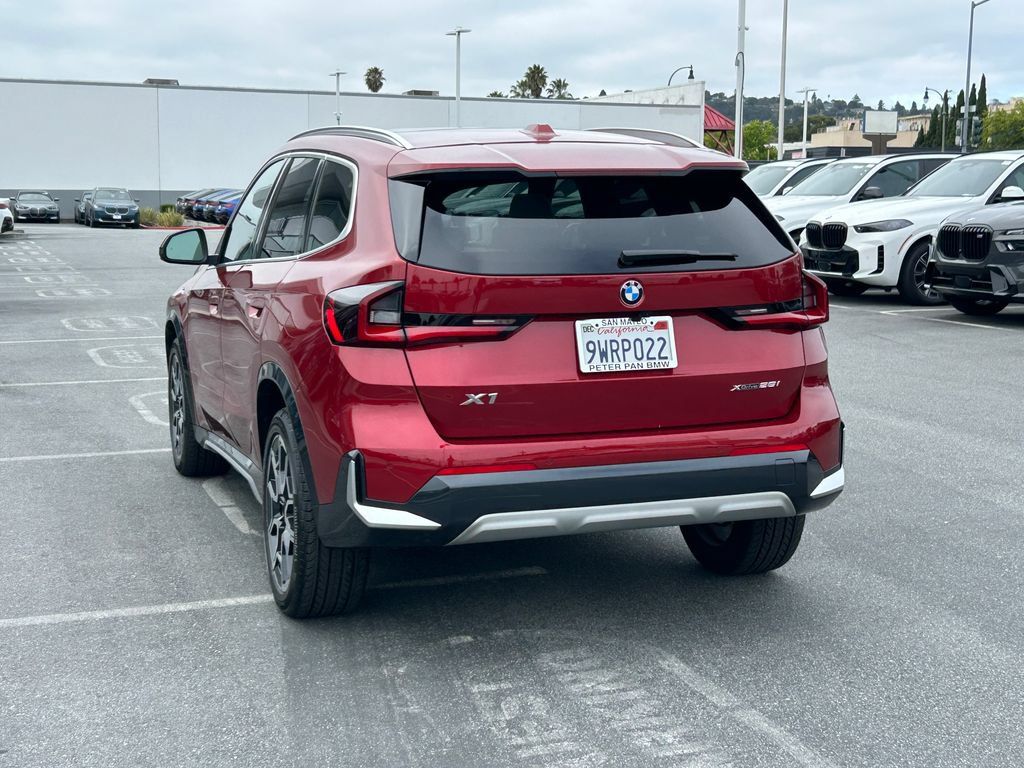 Used 2026 BMW X1 xDrive28i w/ Technology Package AWD/4WD image 3