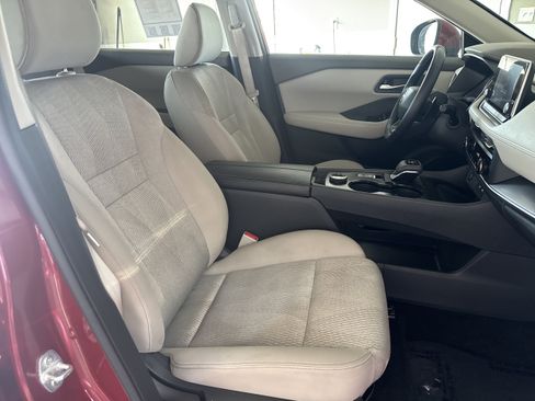 Used 2025 Nissan Rogue SV AWD/4WD image 13