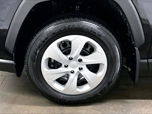 Certified 2023 Toyota RAV4 LE AWD/4WD image 7