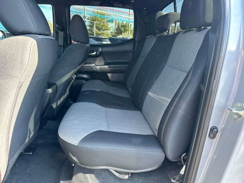 Used 2020 Toyota Tacoma TRD Off-Road image 13