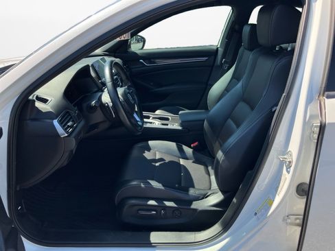 Used 2018 Honda Accord Sport image 11