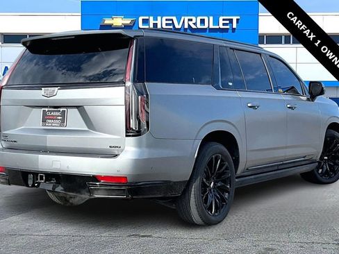 Used 2023 Cadillac Escalade ESV Sport Platinum w/ LPO, ONYX Package image 5