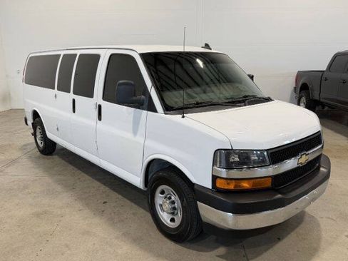 Used 2021 Chevrolet Express 3500 LT w/ LT Preferred Equipment Group RWD image 5