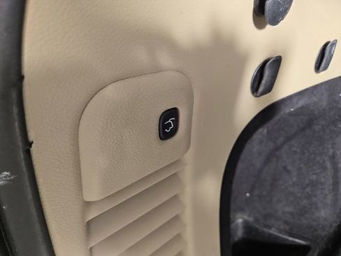 Used 2014 Jeep Grand Cherokee Limited w/ Luxury Group II image 31