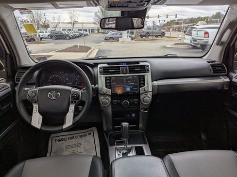 Used 2022 Toyota 4Runner SR5 Premium w/ Moonroof Package image 10