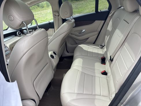 Used 2020 Mercedes-Benz GLC 300 4MATIC image 16