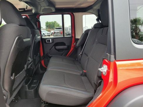 Used 2025 Jeep Wrangler Unlimited Rubicon 4xe w/ Safety Group AWD/4WD image 29