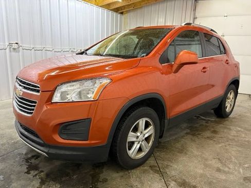 Used 2016 Chevrolet Trax LT w/ LT Sun and Sound Package AWD/4WD image 2