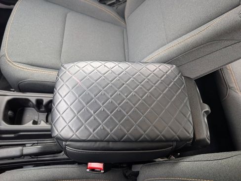 Used 2025 Jeep Wrangler Sport image 23