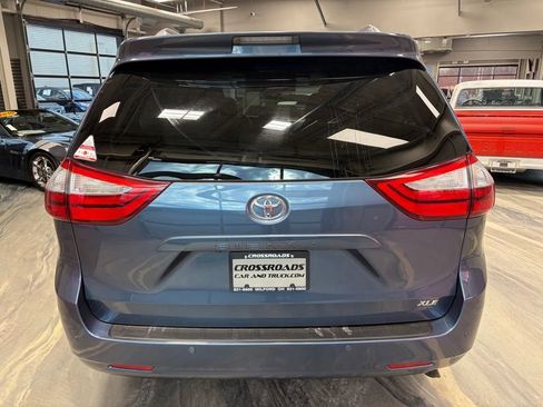 Used 2016 Toyota Sienna XLE Premium image 38