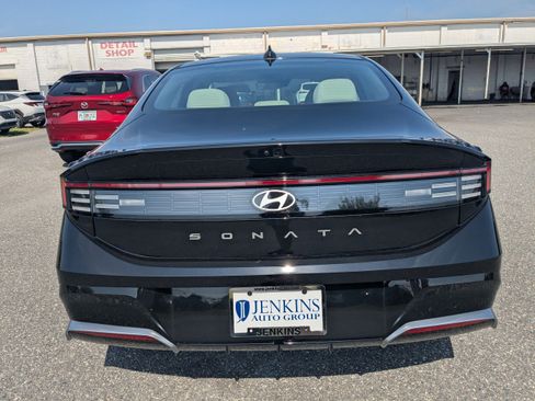 New 2026 Hyundai Sonata SEL FWD image 6