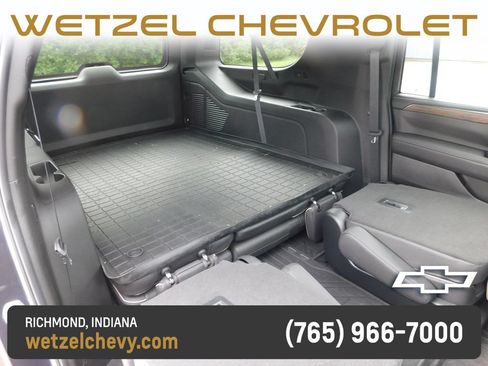 Used 2023 Chevrolet Suburban Premier w/ Advanced Technology Package AWD/4WD image 33