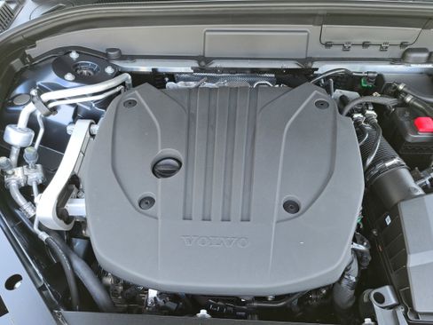 New 2026 Volvo XC60 B5 Plus w/ Protection Package Premier image 9