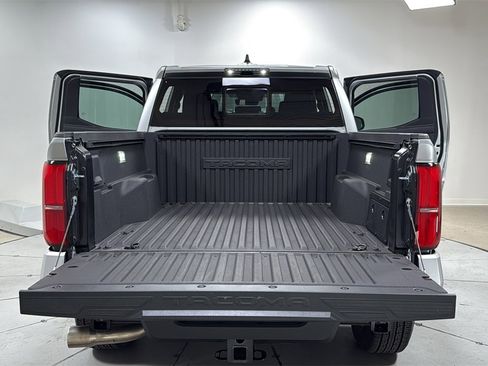 Used 2025 Toyota Tacoma TRD Sport image 16