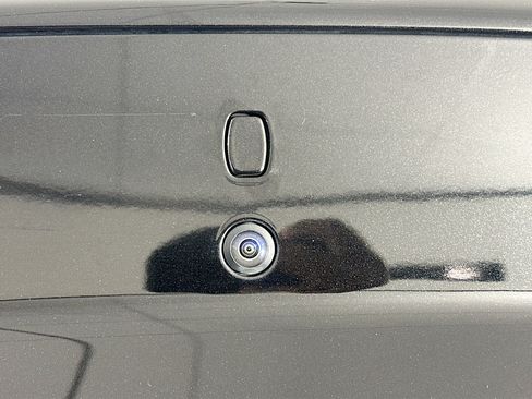Used 2025 Genesis G70 2.5T RWD image 30