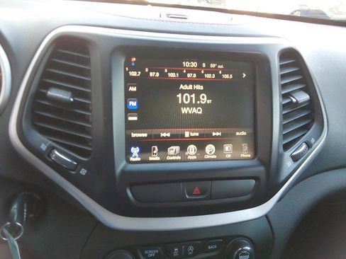 Used 2015 Jeep Cherokee Trailhawk w/ Cold Weather Group image 11