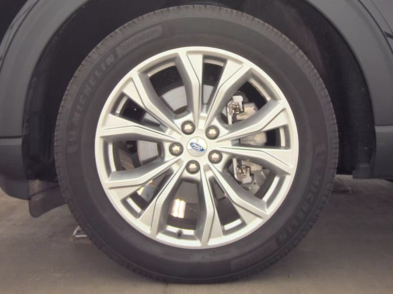 Used 2023 Ford Explorer XLT w/ Equipment Group 202A AWD/4WD image 19