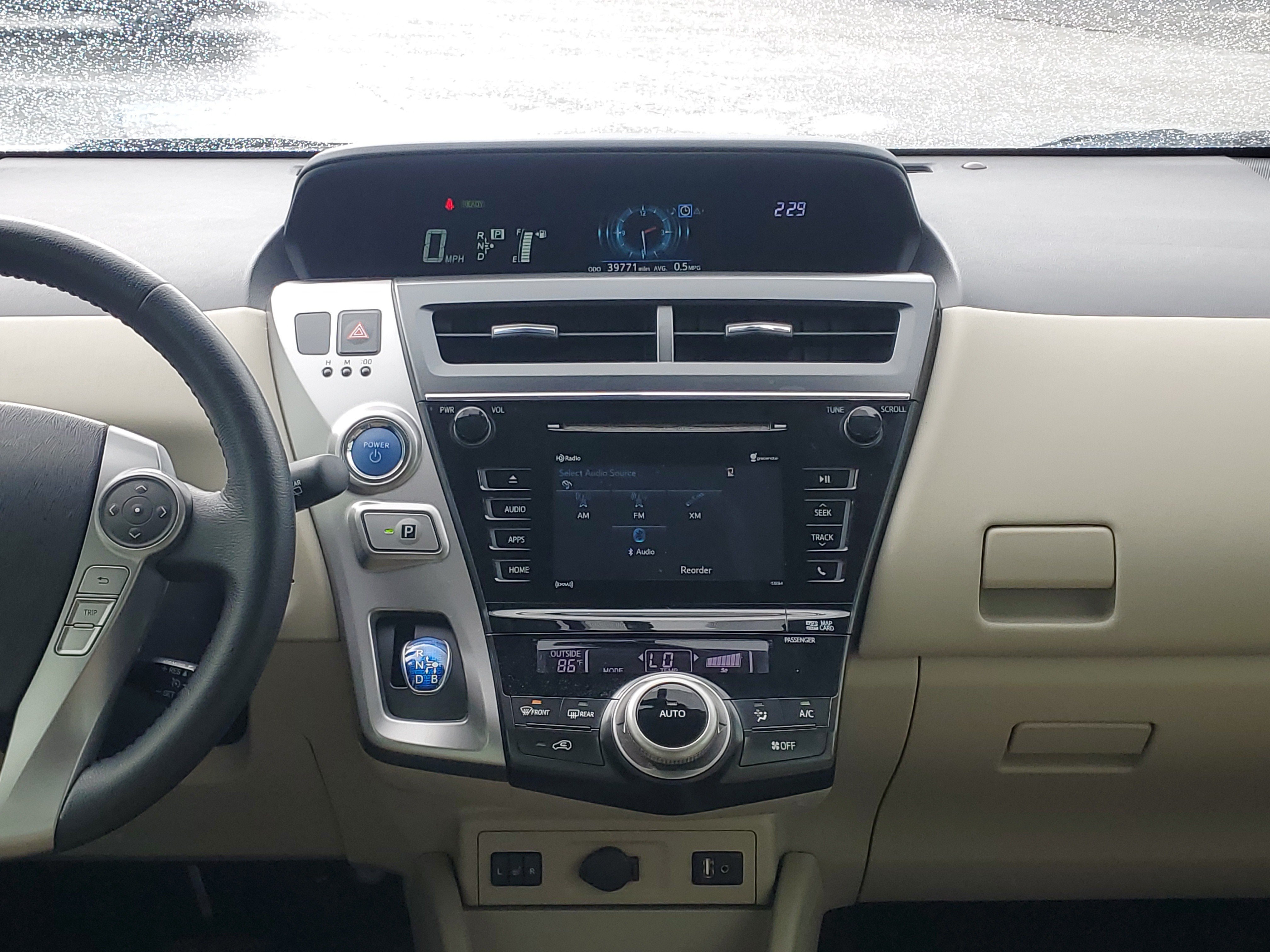 Used 2017 Toyota Prius V Four FWD image 19