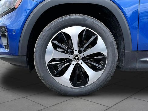 Certified 2024 Mercedes-Benz GLB 250 image 11