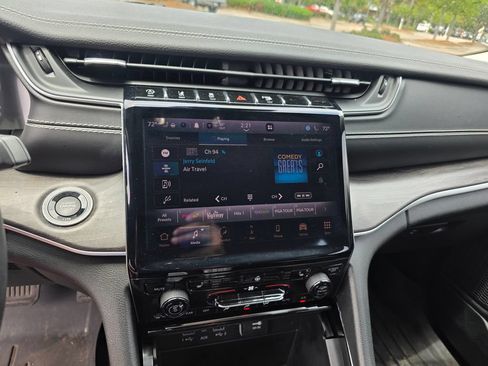 Used 2023 Jeep Grand Cherokee L Limited w/ Trailer Tow Group (B) AWD/4WD image 17