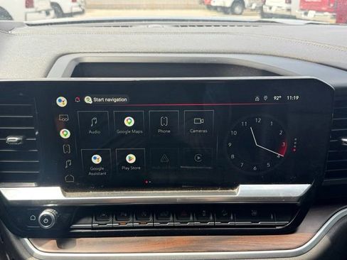 Used 2022 GMC Sierra 1500 SLT w/ SLT Premium Plus Package AWD/4WD image 17
