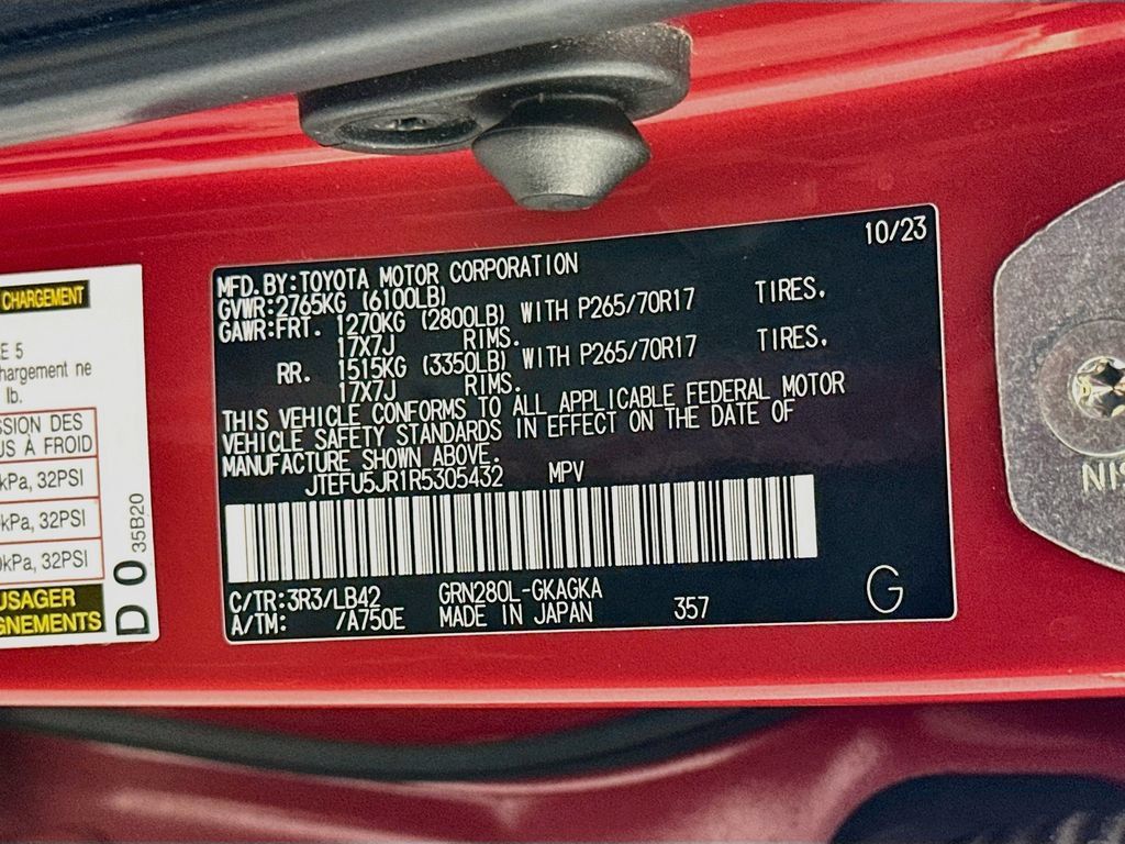 Used 2024 Toyota 4Runner SR5 Premium w/ Moonroof Package RWD image 32