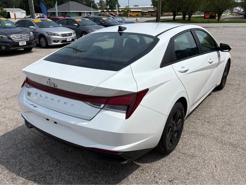 Used 2021 Hyundai Elantra SEL FWD image 4