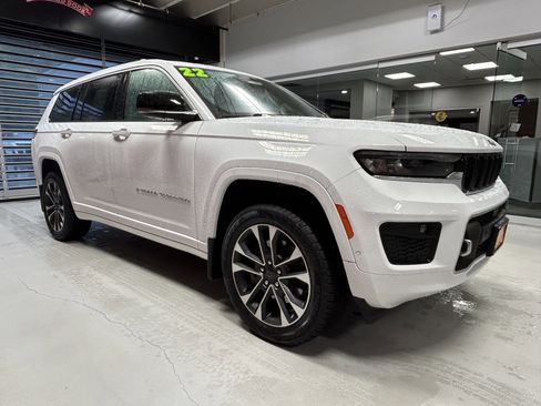 Certified 2022 Jeep Grand Cherokee L Overland w/ MOPAR Finishing Package AWD/4WD image 12