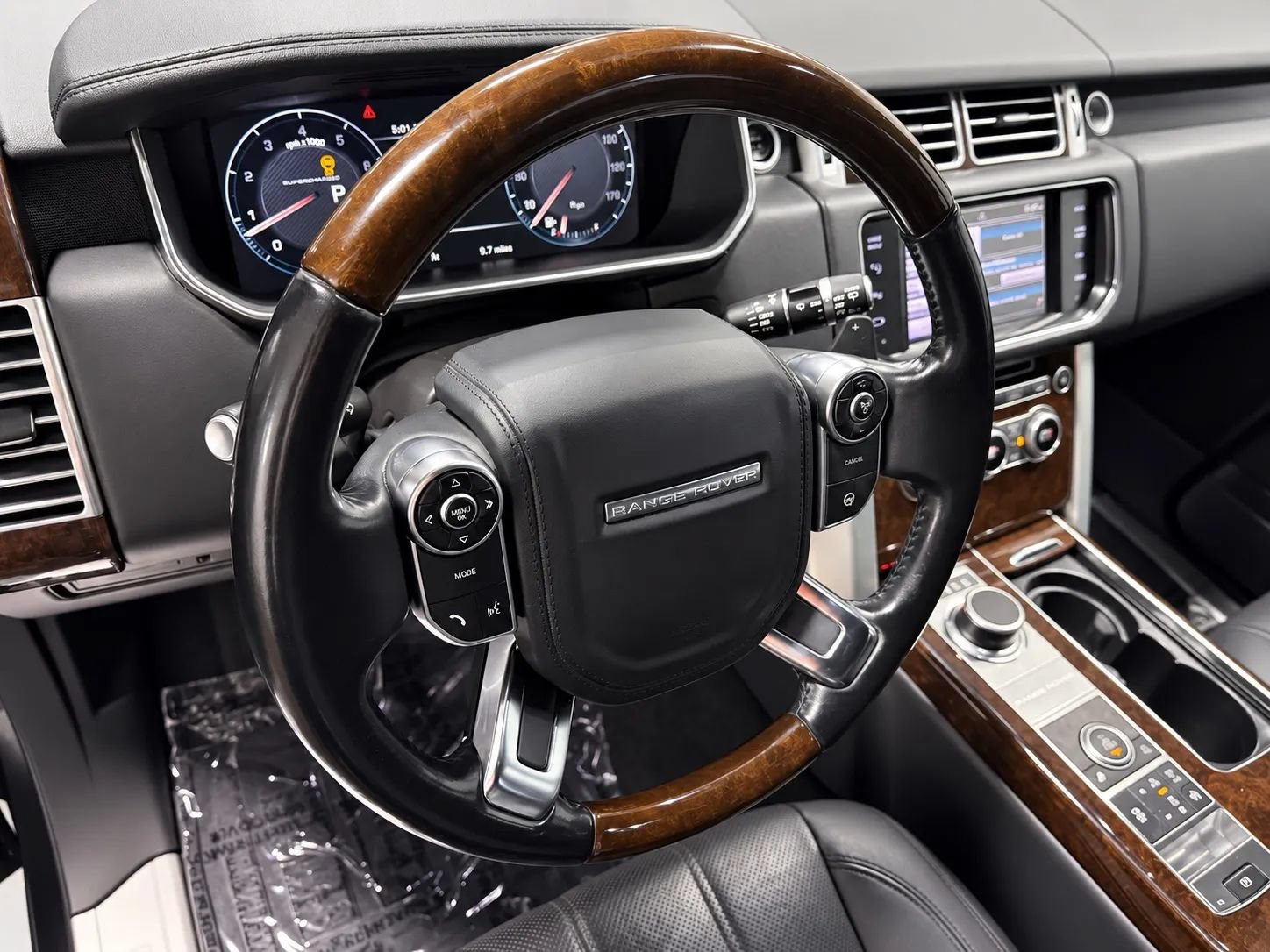 Used 2014 Land Rover Range Rover Supercharged AWD/4WD image 10