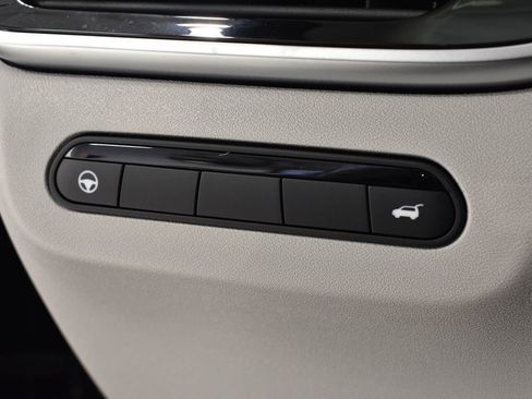 New 2026 INFINITI QX60 Luxe w/ Family Package image 17