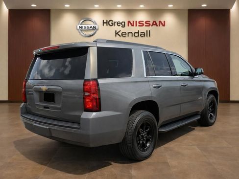 Used 2019 Chevrolet Tahoe LT w/ Luxury Package RWD image 5