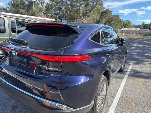 Used 2023 Toyota Venza Limited image 6