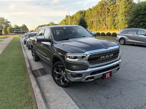Used 2019 RAM 1500 Limited AWD/4WD image 3