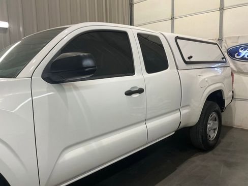 Used 2020 Toyota Tacoma SR AWD/4WD image 3