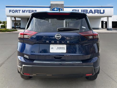 Used 2026 Nissan Rogue SV image 4