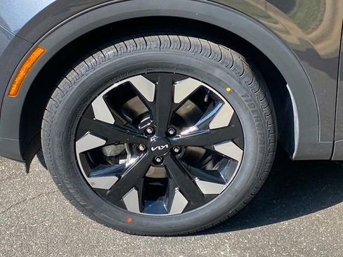 Used 2023 Kia Sportage X-Line w/ X-Line Premium Package AWD/4WD image 6