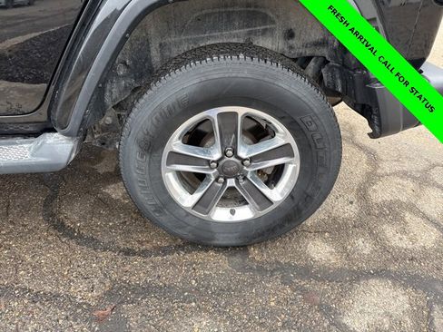 Used 2019 Jeep Wrangler Unlimited Sahara image 5