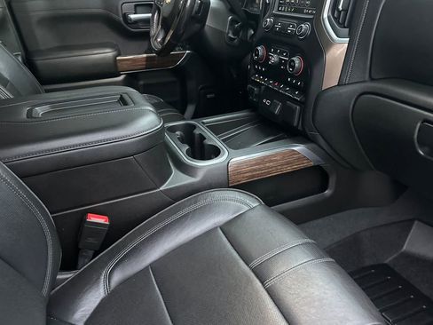 Used 2021 Chevrolet Silverado 1500 High Country w/ Technology Package image 15