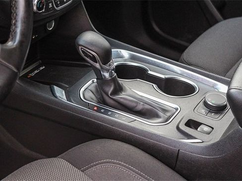 Used 2023 Chevrolet Traverse LT image 27