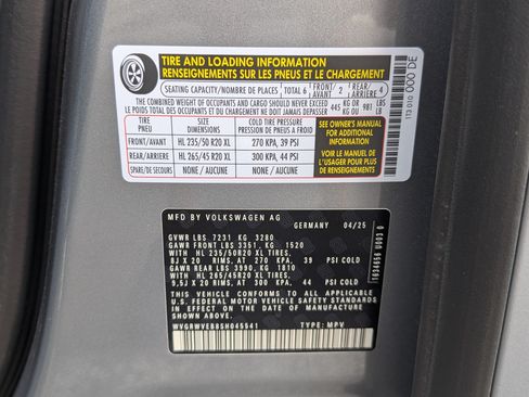 Used 2025 Volkswagen ID. Buzz Pro S Plus RWD image 40