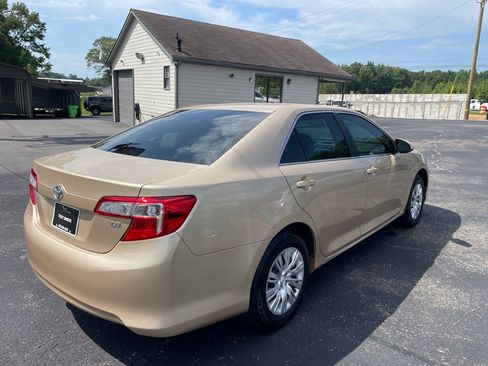 Used 2012 Toyota Camry LE FWD image 6