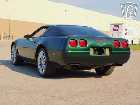 Used 1995 Chevrolet Corvette Coupe image 17