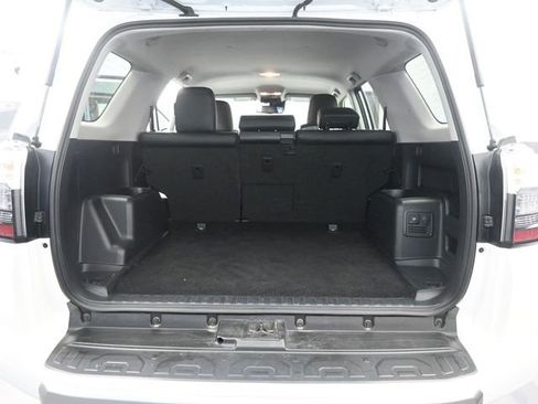 Used 2024 Toyota 4Runner TRD Off-Road Premium image 8