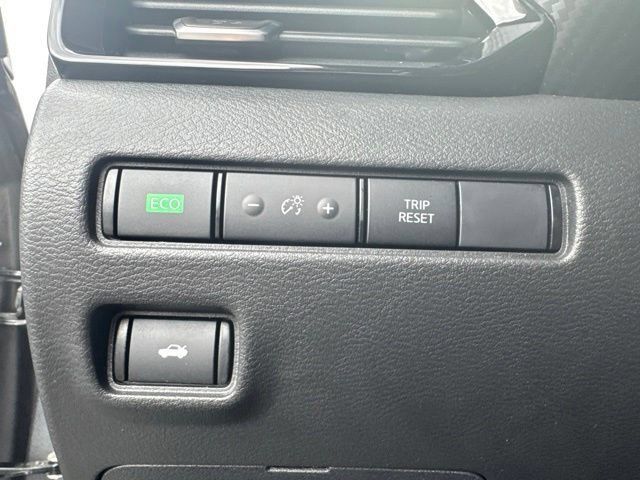Used 2025 Nissan Sentra SV FWD image 15