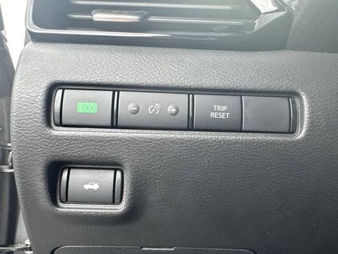 Used 2025 Nissan Sentra SV FWD image 15