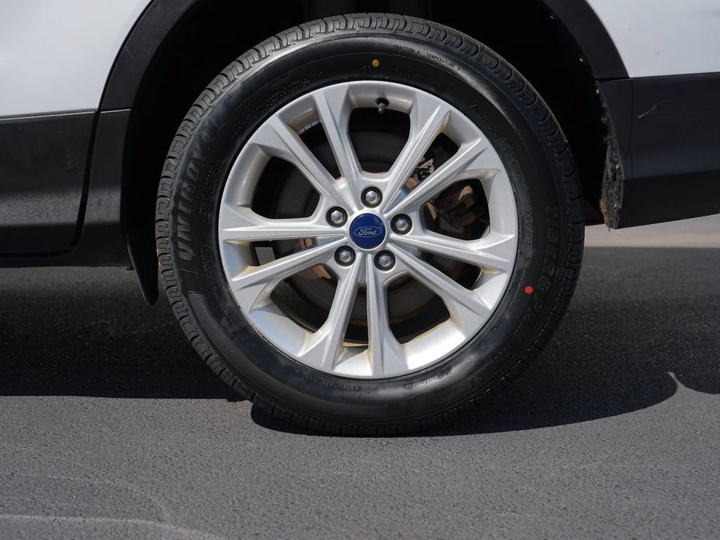 Used 2017 Ford Escape SE AWD/4WD image 34