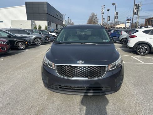 Used 2016 Kia Sedona LX w/ LX Convenience Package image 2