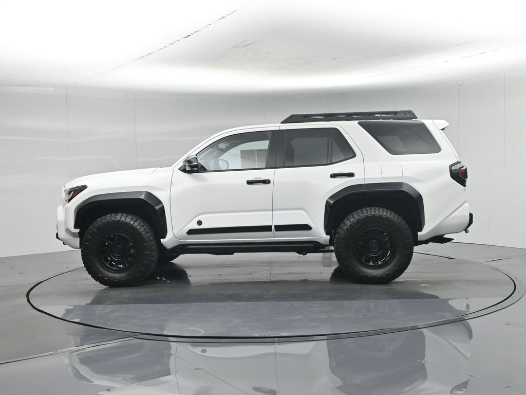 Used 2025 Toyota 4Runner Trailhunter AWD/4WD image 32