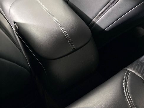Used 2025 Ford Mustang Premium RWD image 37